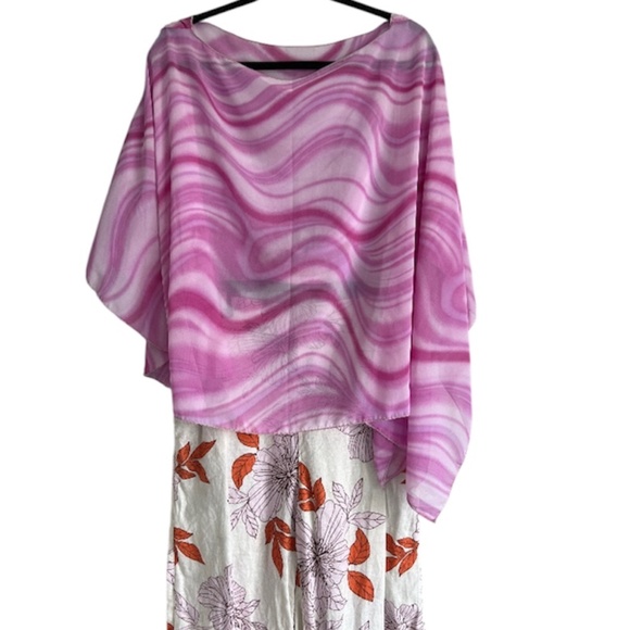 Modern Flowy Wave pattern lightweight poncho style top - Picture 2 of 9